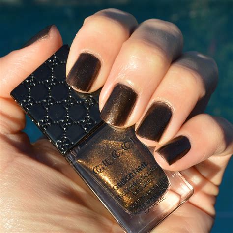 vernis noir gucci|Gucci gold nail polish.